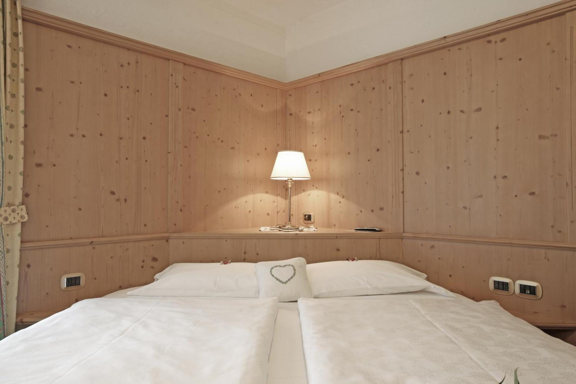 Beauty & Vital Hotel Maria カラーノ 部屋 写真